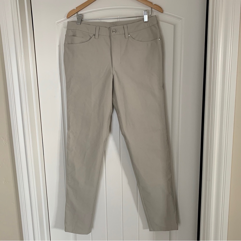 Lululemon ABC Pants Mens Size 32 Tan Slim Fit Utilitech Abrasion Resistant NEW!